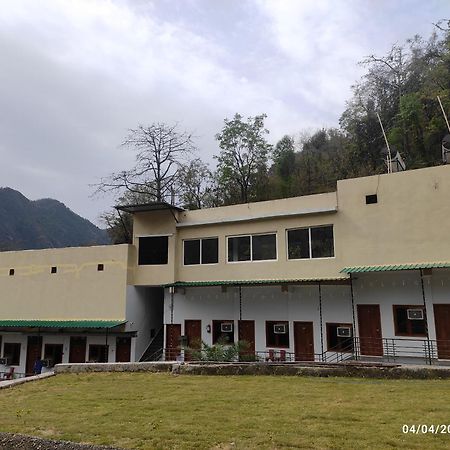 Hotel Studioz Sahastradhara Déhrádún Exteriér fotografie