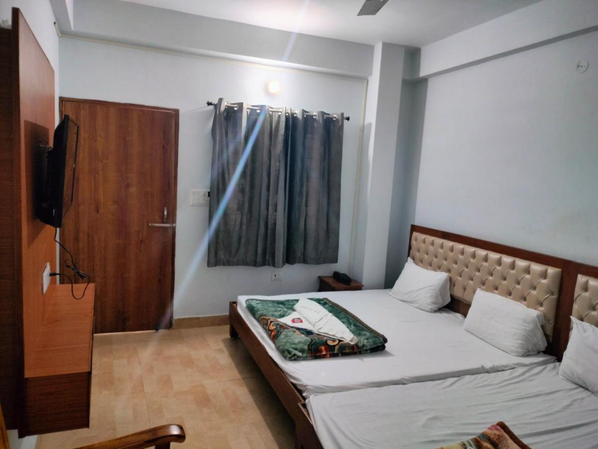 Hotel Studioz Sahastradhara Déhrádún Exteriér fotografie
