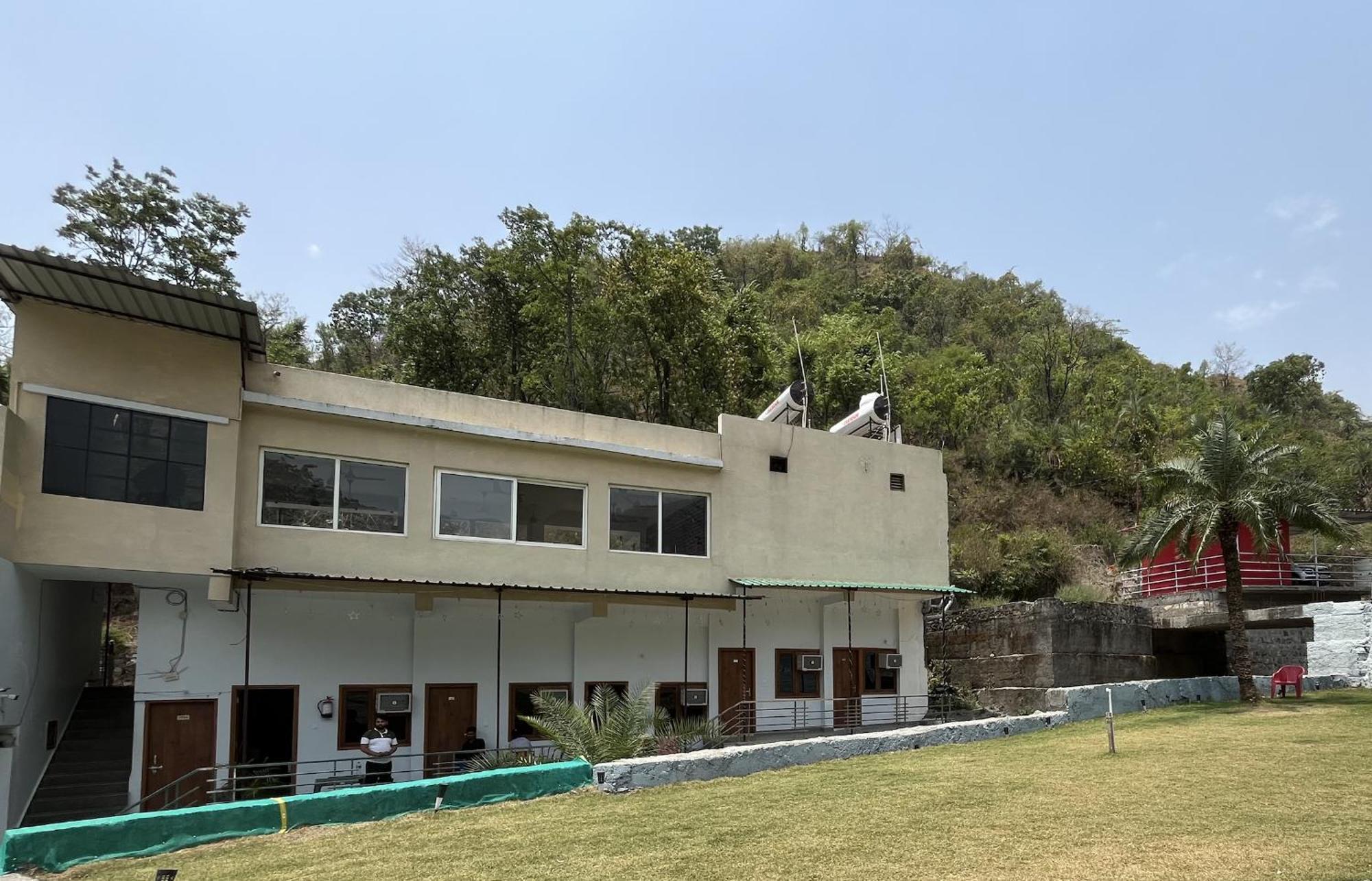 Hotel Studioz Sahastradhara Déhrádún Exteriér fotografie
