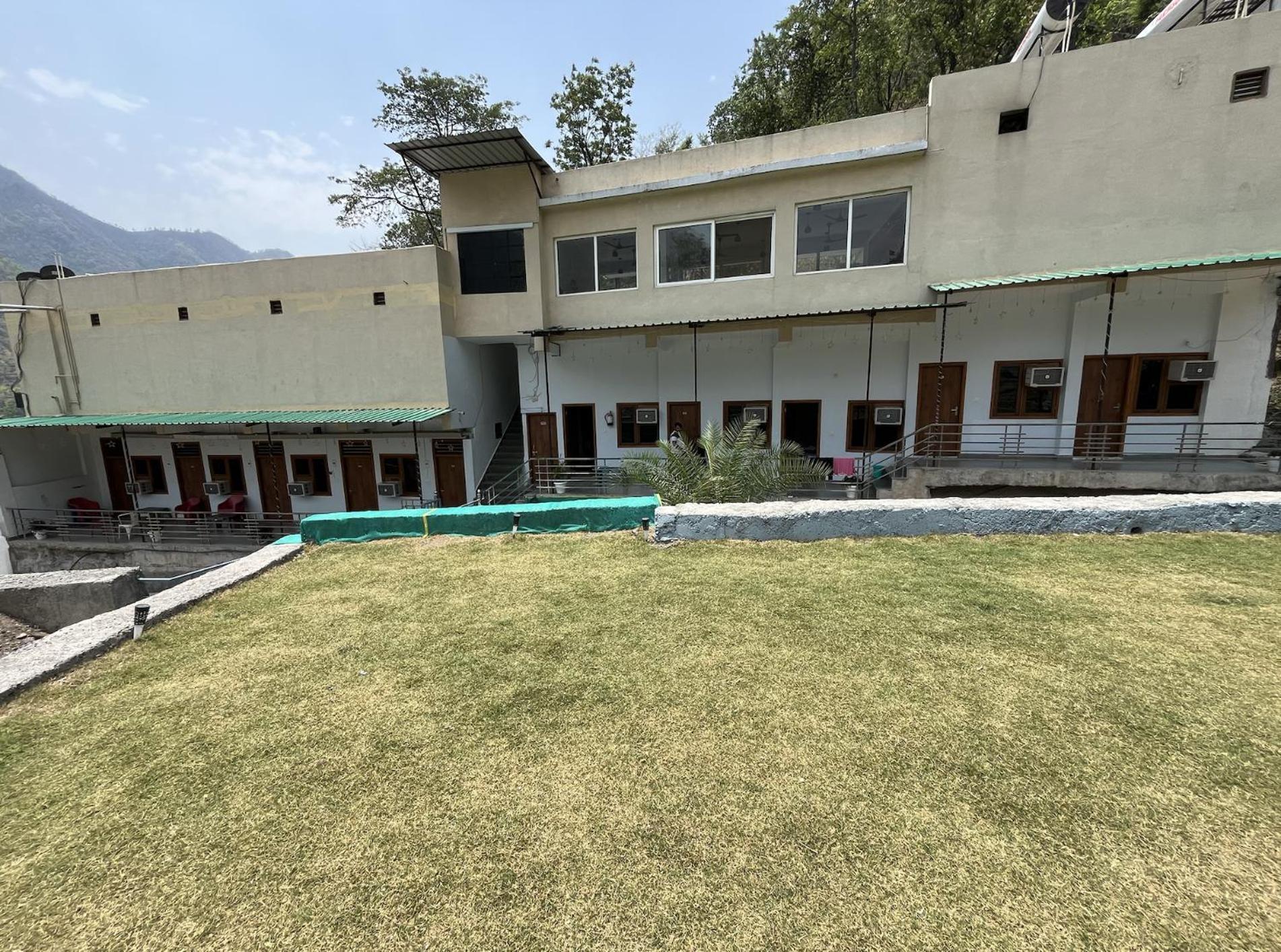 Hotel Studioz Sahastradhara Déhrádún Exteriér fotografie